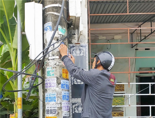 Phường Phương Đông xử phạt vi phạm hành chính đối với hành vi dán quảng cáo không đúng nơi quy định