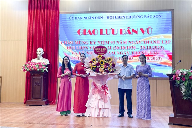 Hội LHPN phường Bắc Sơn giao lưu dân vũ kỷ niệm 93 năm ngày thành lập Hội LHPN Việt Nam 