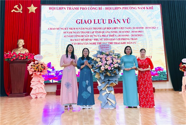 Hội LHPN phường Nam Khê giao lưu dân vũ và ra mắt mô hình “Phụ nữ tôn giáo với phong trào văn hóa văn nghệ, thể dục thể thao khu dân cư”