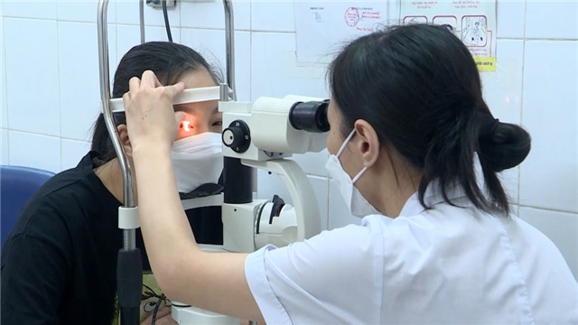 Không để bệnh đau mắt đỏ lây lan rộng