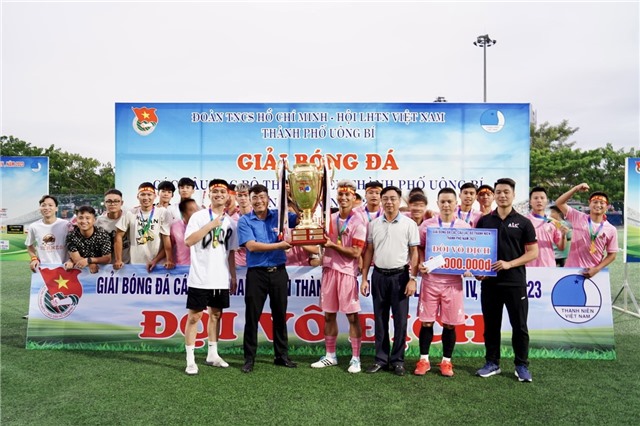 Đội Xếp hình FC giành chức vô địch giải bóng đá các câu lạc bộ Thanh niên thành phố lần thứ IV