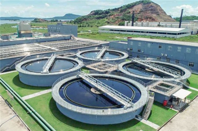 Phát triển kinh tế từ "NÂU" sang "XANH"