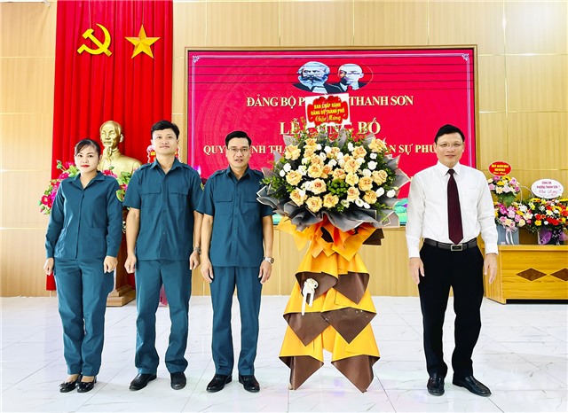 Công bố quyết định thành lập Chi bộ Quân sự phường Thanh Sơn
