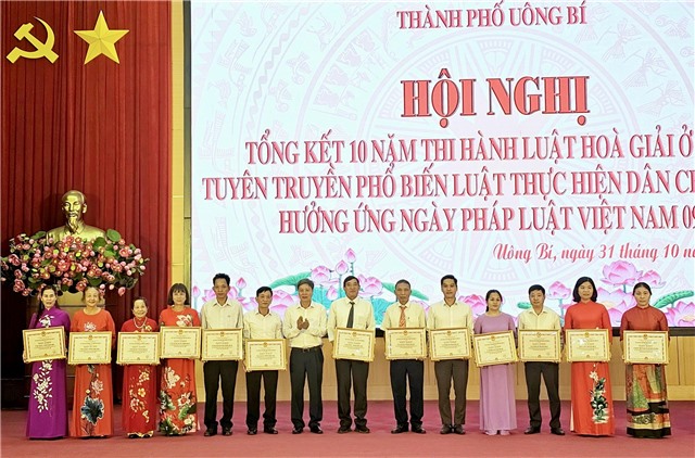 Thành phố Uông Bí tổng kết 10 năm thi hành Luật hòa giải ở cơ sở và tuyên truyền phổ biến Luật thực hiện dân chủ ở cơ sở hưởng ứng ngày Pháp luật Việt Nam 9/11