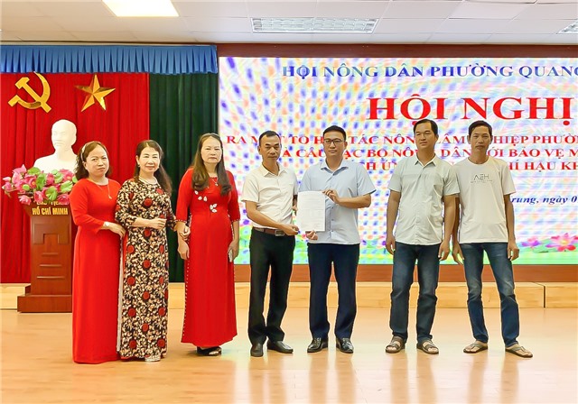 Hội Nông dân phường Quang Trung ra mắt Tổ hợp tác Nông Lâm nghiệp và CLB Nông dân với bảo vệ môi trường và thích ứng với biến đổi khí hậu