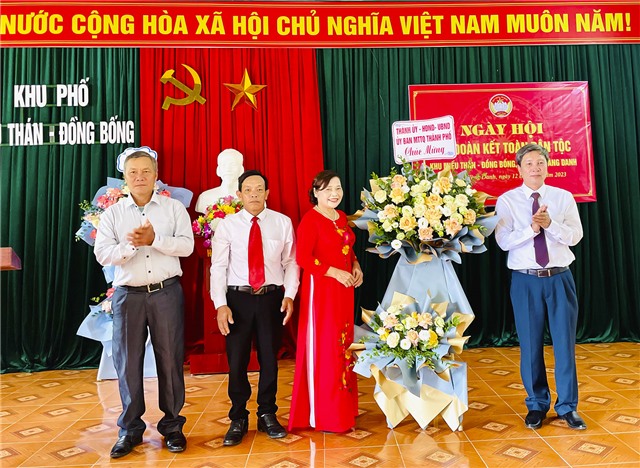 Phó Chủ tịch Thường trực UBND thành phố Nguyễn Văn Thành dự Ngày hội Đại đoàn kết toàn dân tộc tại khu Miếu Thán - Đồng Bống
