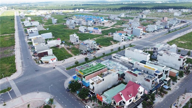 Bắt 2 cán bộ huyện làm công tác kiểm đếm, bồi thường đất ở Long Thành, Đồng Nai
