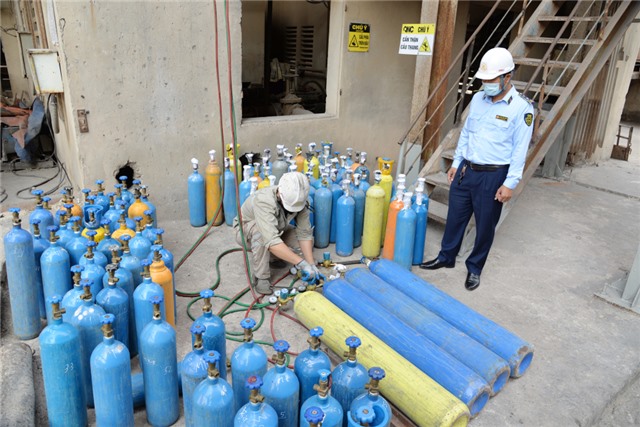 Cục QLTT tỉnh tiêu huỷ tang vật vi phạm hành chính năm 2023