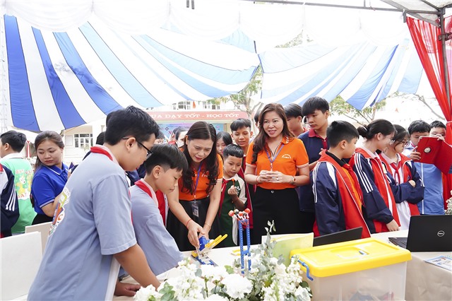 Cụm chuyên môn THCS số 2 tổ chức Ngoại khoá “Ngày hội STEM” 