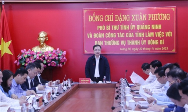 Phó Bí thư Tỉnh ủy Đặng Xuân Phương làm việc với Ban Thường vụ Thành ủy Uông Bí
