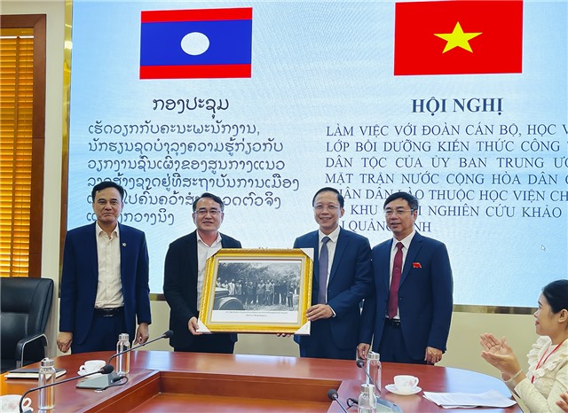 Thành phố Uông Bí tiếp và làm việc với đoàn cán bộ, học viên lớp bồi dưỡng kiến thức công tác dân tộc của Uỷ ban Trung ương Mặt trận Lào