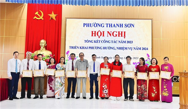 Phường Thanh Sơn tổng kết công tác Đảng và phong trào thi đua năm 2023, triển khai nhiệm vụ năm 2024