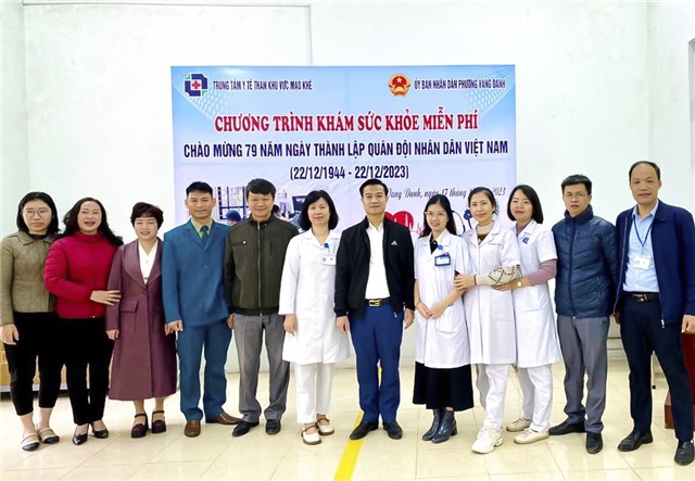 Phường Vàng Danh khám sức khỏe và tư vấn miễn phí nhân Kỷ niệm 79 năm Ngày thành lập Quân đội Nhân dân Việt Nam
