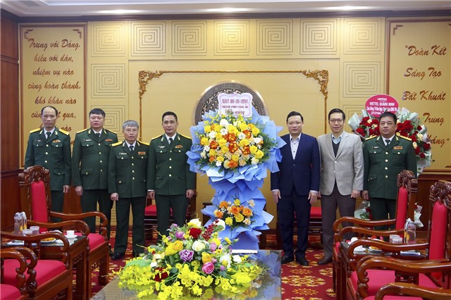 Đồng chí Bí thư Thành ủy thăm Mẹ Việt Nam Anh hùng Hoàng Thị Nghi, thăm và chúc mừng các đơn vị lực lượng vũ trang nhân Kỷ niệm 79 năm ngày thành lập QĐND Việt Nam 