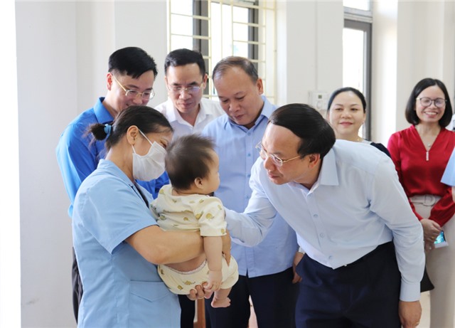 Mọi quyết sách đều lấy người dân và doanh nghiệp làm trung tâm