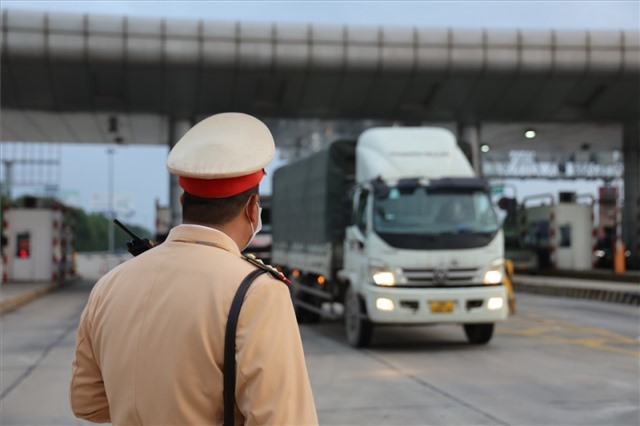 Bắt 6 nguyên cảnh sát giao thông ở Hải Dương về tội lợi dụng chức vụ