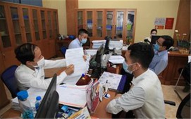 Chi khen thưởng cán bộ, công chức, viên chức từ nguồn kinh phí nào?