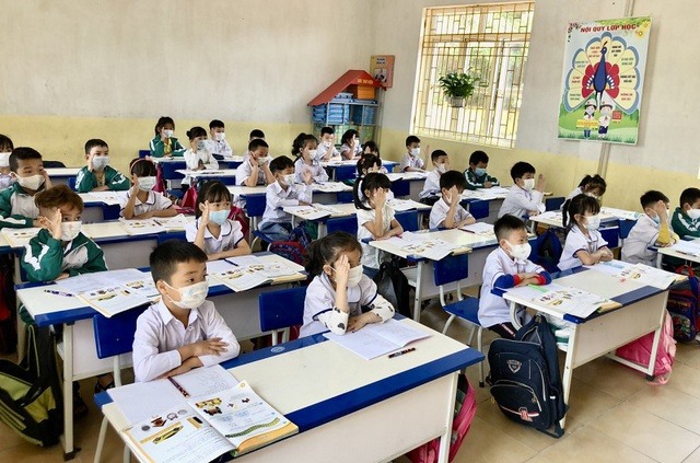 Trường học phải hoàn trả phần chênh lệch nếu thu học phí cao hơn năm trước