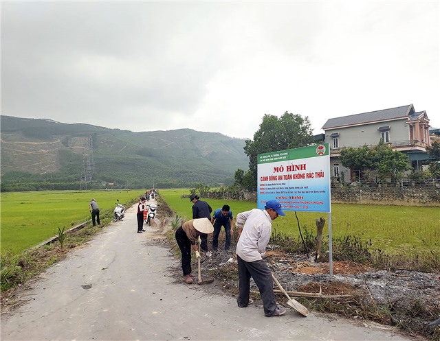 Hội Nông dân xã Thượng Yên Công ra mắt mô hình cánh đồng an toàn không rác thải