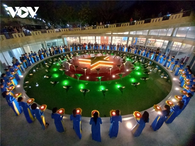 Nguyên Chủ tịch nước Trương Tấn Sang dự Lễ tưởng niệm 64 chiến sĩ hy sinh tại Gạc Ma