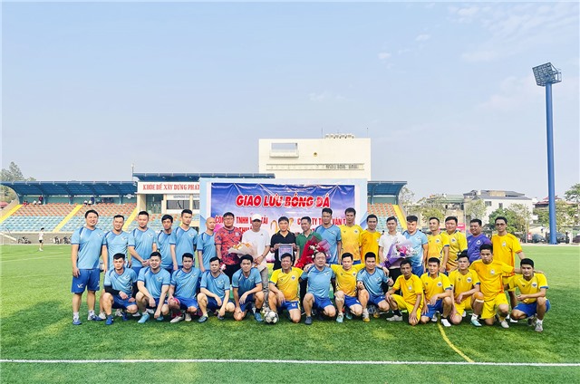 Giao hữu bóng đá