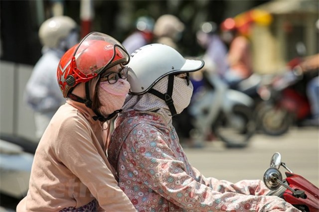 Bắc Bộ ngày nắng, có nơi nắng nóng, đêm có mưa