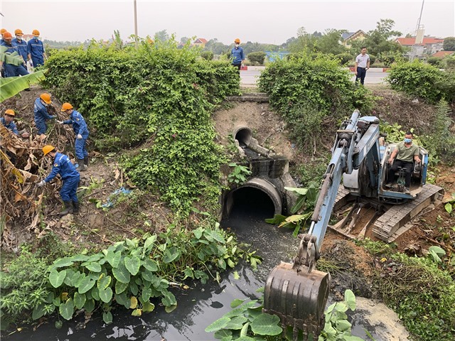 Phường Quang Trung & Trung tâm An toàn mỏ - Viện khoa học Công nghệ mỏ Vinacomin: Ra quân vệ sinh môi trường, chỉnh trang đô thị