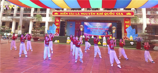 Sôi nổi chương trình "Vũ điệu tuổi thần tiên" năm học 2022-2023 tại Trường Tiểu học Trần Phú