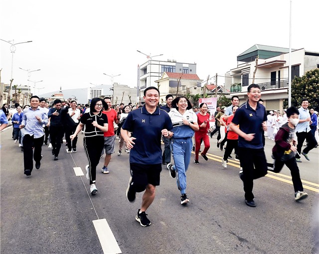 Phường Yên Thanh: Phát động cuộc vận động "Toàn dân rèn luyện thân thể theo gương Bác Hồ vĩ đại” và Ngày chạy Olympic vì sức khỏe toàn dân
