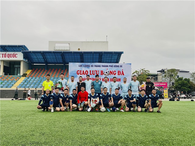 Giao hữu bóng đá 