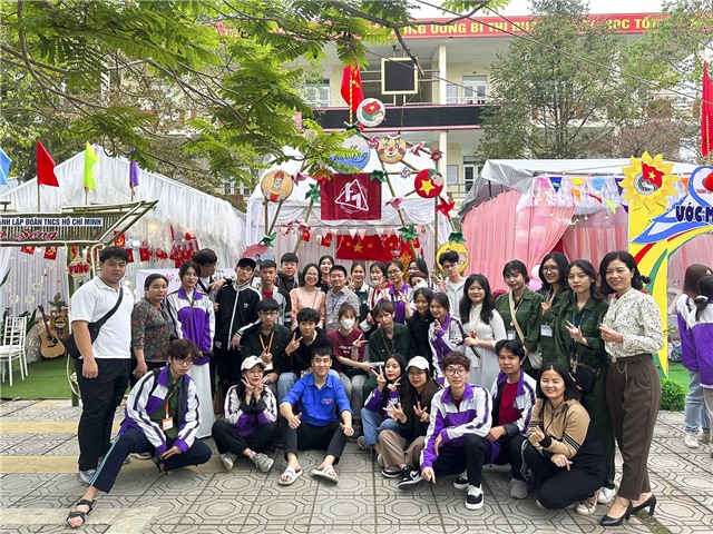 Trường THPT Uông Bí: Hội trại chào mừng Ngày thành lập Đoàn TNCS Hồ Chí Minh 26/3