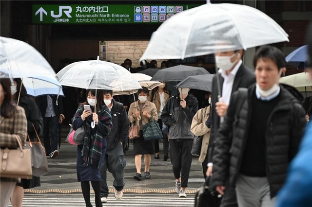 Nhật Bản hướng tới cho 85% lao động nam nghỉ thai sản