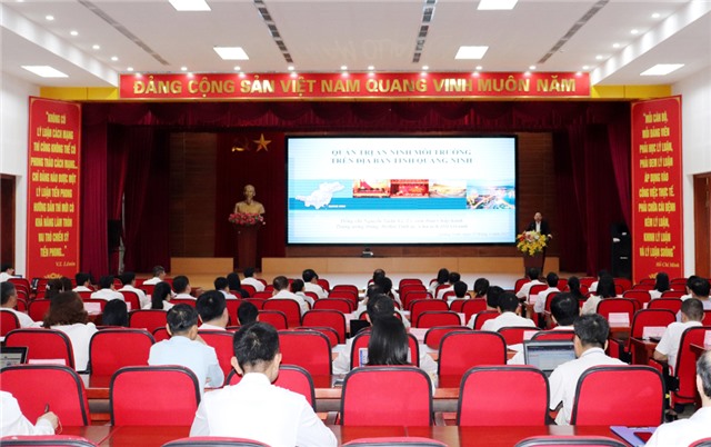 Bí thư Tỉnh ủy Nguyễn Xuân Ký giảng dạy chuyên đề cho học viên lớp cao cấp lý luận chính trị