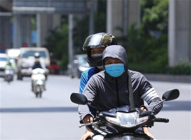 Đông Bắc Bộ sáng sớm có mưa phùn và sương mù rải rác, trưa chiều trời nắng