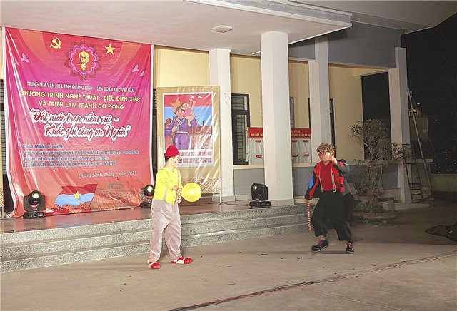 Chương trình văn nghệ, biểu diễn xiếc và triển lãm tranh cổ động “Đất nước trọn niềm vui, khắc ghi công ơn Người"