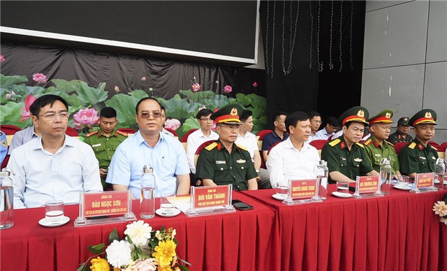 Chương trình Phát động phong trào “Lực lượng vũ trang thành phố chung tay bảo vệ môi trường”