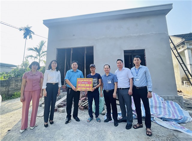 Công ty Than Uông Bí - TKV Hỗ trợ 70 triệu đồng xây nhà ở cho hộ nghèo