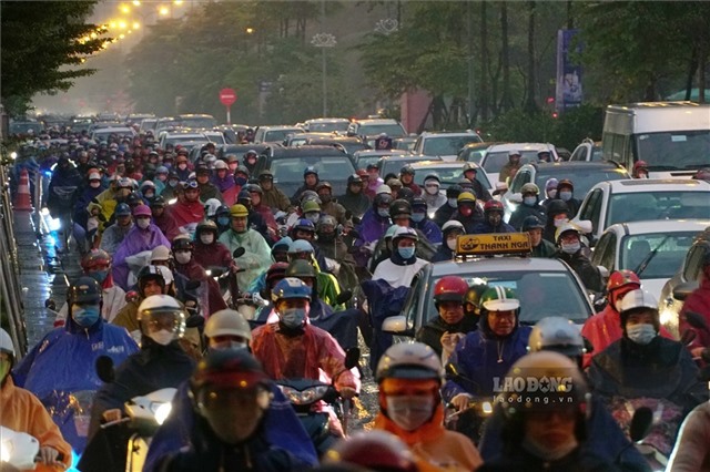 Dự báo diễn biến mưa dông diện rộng và nắng nóng trong những ngày tới