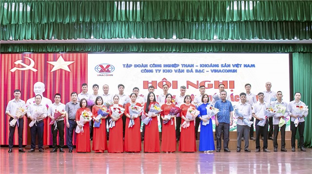 Công ty kho vận Đá Bạc – Vinacomin: Tuyên dương công nhân lao động xuất sắc nhân dịp Tháng Công nhân, Tháng hành động ATVSLĐ năm 2023