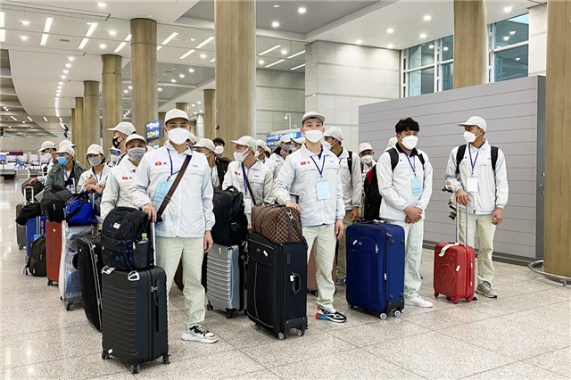 Đưa người lao động Việt Nam đi làm việc ở nước ngoài: Những dấu ấn và vấn đề đặt ra trong tình hình mới
