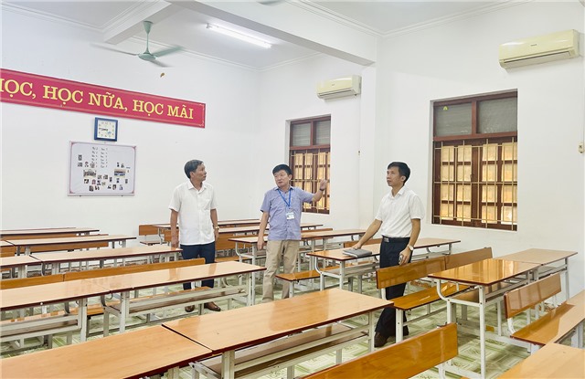 Phó Chủ tịch Thường trực UBND thành phố kiểm tra công tác chuẩn bị tổ chức Kỳ thi tuyển sinh vào lớp 10 THPT năm học 2023-2024