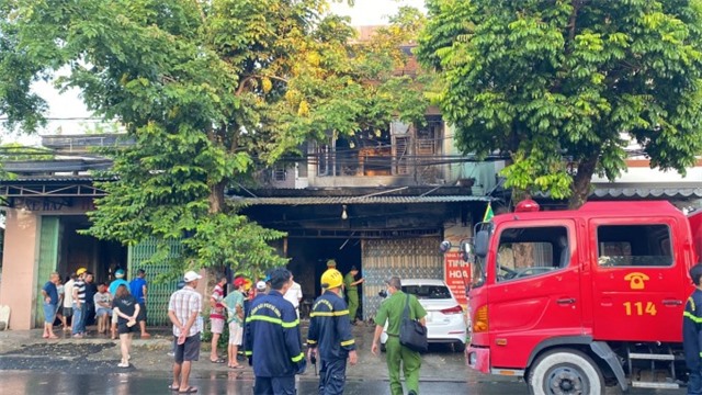 Cháy nhà trong đêm, vợ chồng tử vong