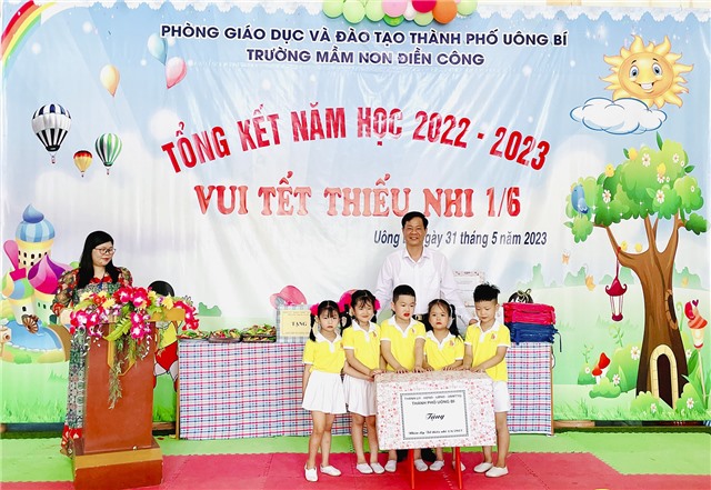 Chủ tịch UBND thành phố Phạm Tuấn Đạt dự Chương trình tổng kết năm học và vui Tết thiếu nhi 1/6 tại Trường Mầm non Điền Công