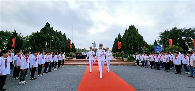 Kỷ niệm 62 năm Ngày Bác Hồ ra thăm đảo Cô Tô