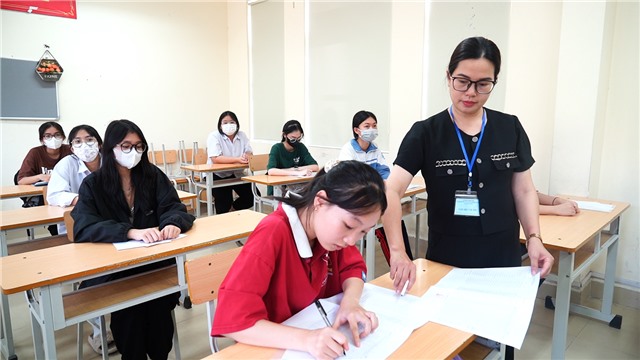 Sáng 1/6, các thí sinh bước vào môn thi đầu tiên của kỳ thi tuyển sinh vào lớp 10, năm học 2023-2024