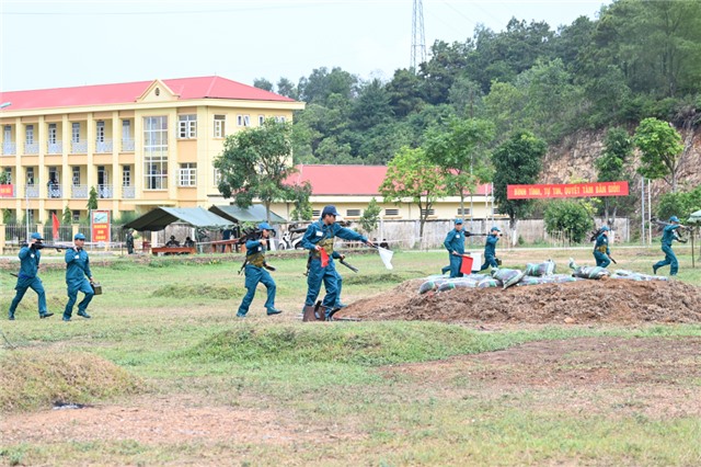 Hội thi bắn đạn thật Trung đội súng máy phòng12,7mm dân quân tự vệ năm 2023