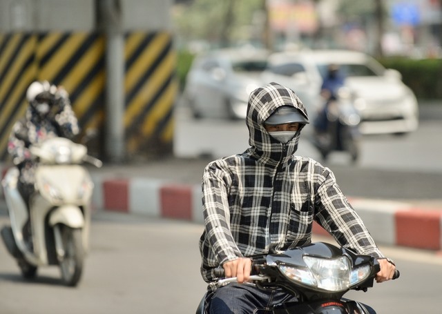 Thời tiết hôm nay 12/6: Bắc Bộ ngày nắng nóng gay gắt, chiều tối đề phòng mưa dông