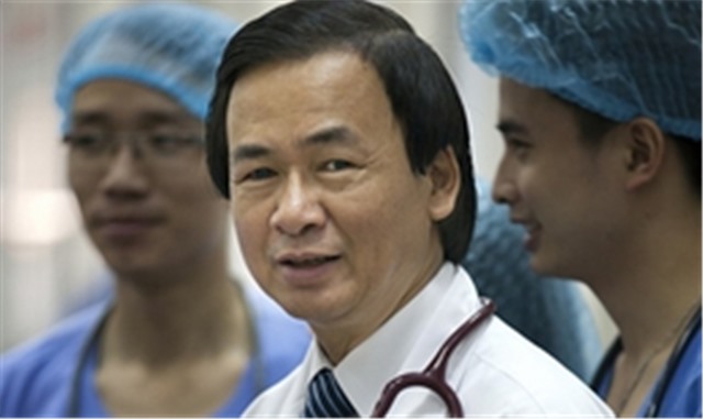 Ngang nhiên lấy hình ảnh GS Nguyễn Lân Việt, PGS Nguyễn Lân Hiếu để lừa bán TPCN