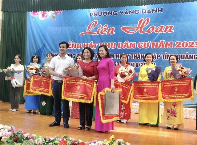 Liên hoan tiếng hát khu dân cư phường Vàng Danh