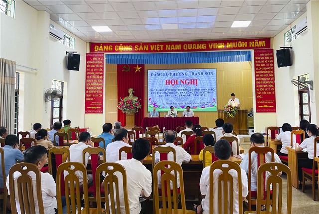 Phường Thanh Sơn giao ban giữa Thường trực Đảng ủy với Bí thư các chi bộ trực thuộc, Khu trưởng, Trưởng ban công tác Mặt trận các khu dân cư